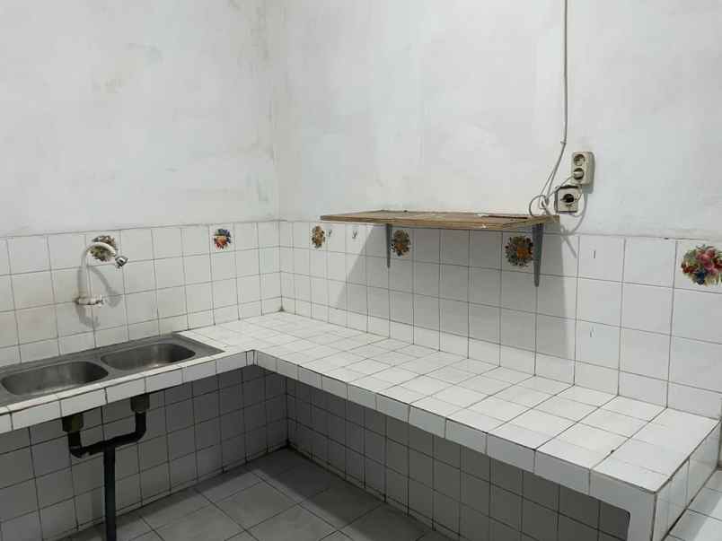 disewakan rumah kutisari indah