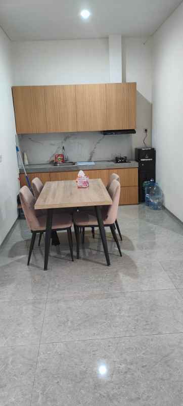 disewakan rumah puri 11