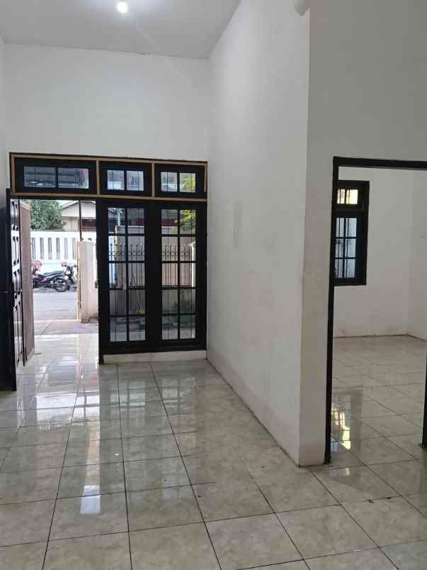 disewakan rumah satelit utara