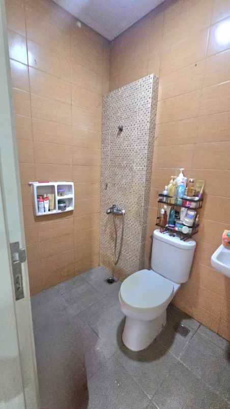 disewakan rumah summarecon bekasi cluster palm