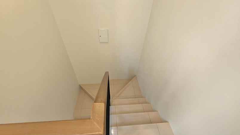 disewakan rumah summarecon crown gading