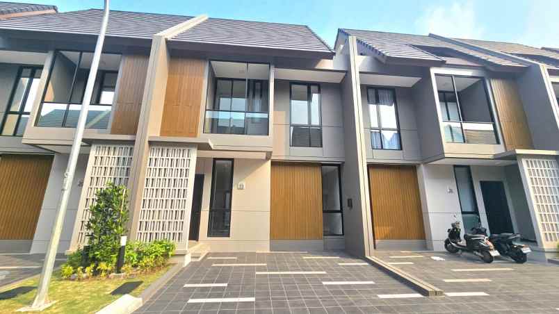 disewakan rumah summarecon crown gading