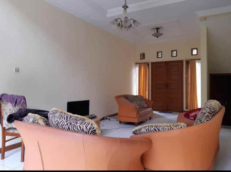 disewakan rumah tinggal area cigadung