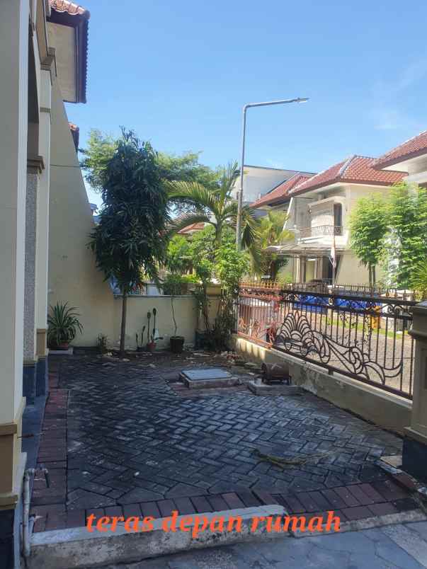 disewakan rumah villa bukit mas