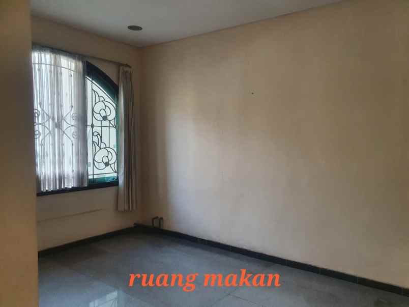 disewakan rumah villa bukit mas