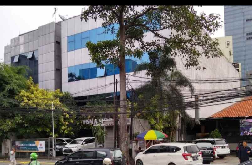 gedung 4 lantai di menteng jakarta pusat