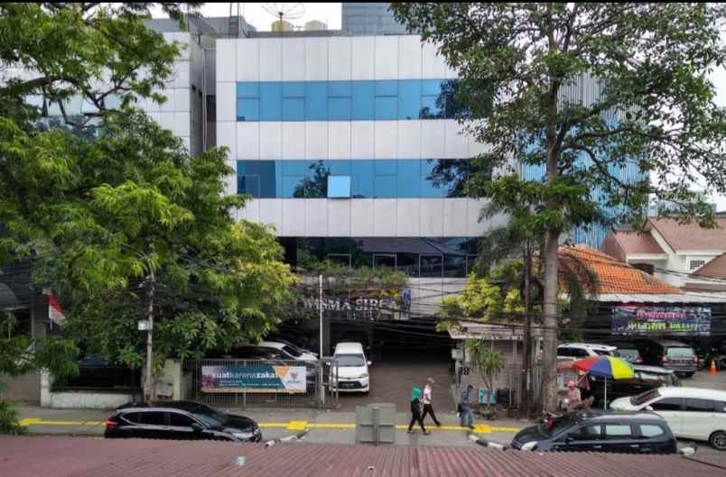 gedung 4 lantai di menteng jakarta pusat