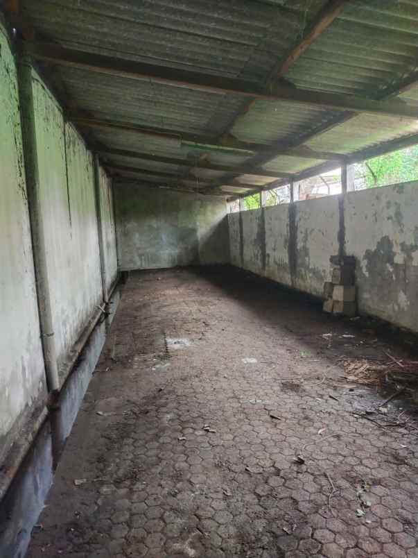 gudang tanjungsari hadap barat