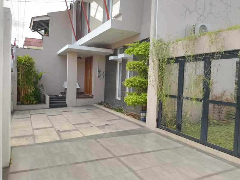 homestay dijual dekat ambarukmo plaza