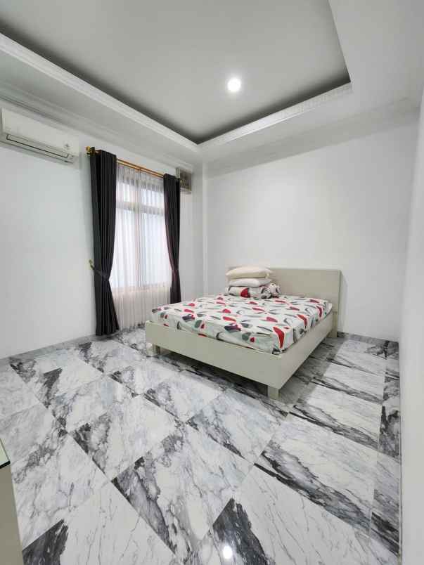 jual cepat rumah semi furnished luas murah