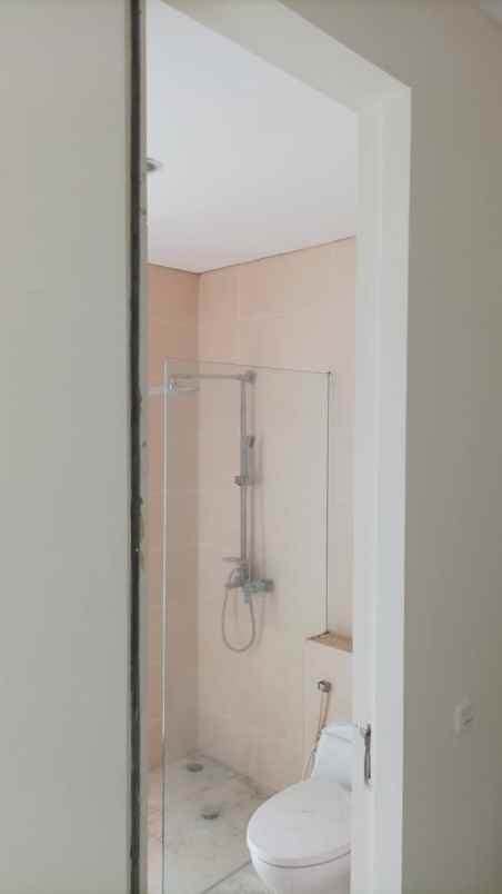 jual citraland crystal golf semi furnished baru renov