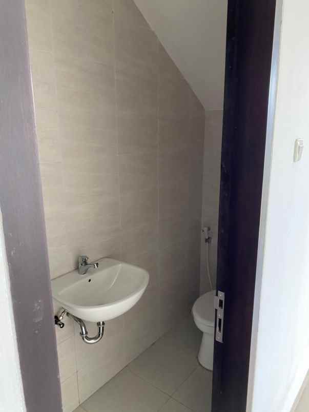 jual rumah nyaman di mustika raya ciwaruga