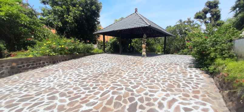 jual vila modern di lovina pinggir pantai