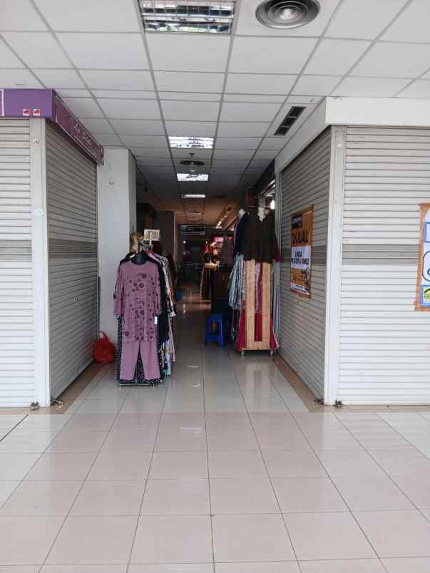 kios murah siap pakai dipintu masuk itc margonda depok