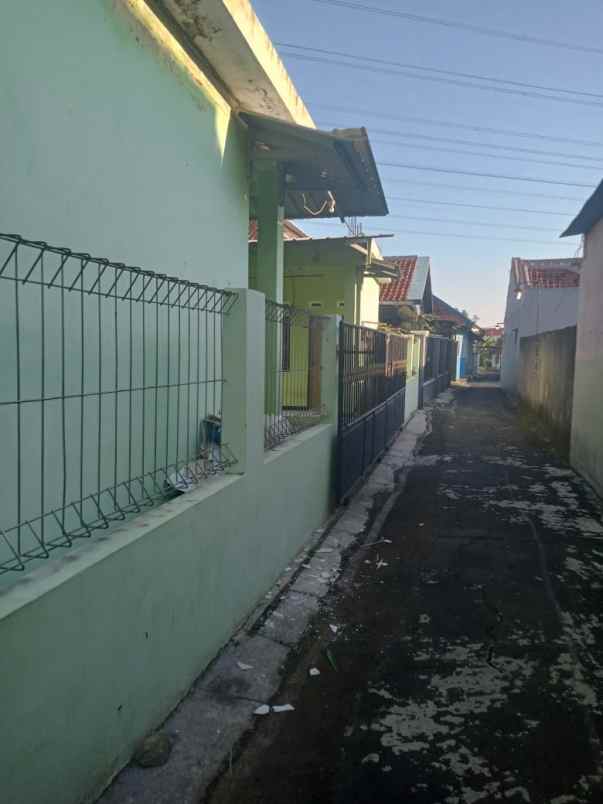 kost d jual strategis