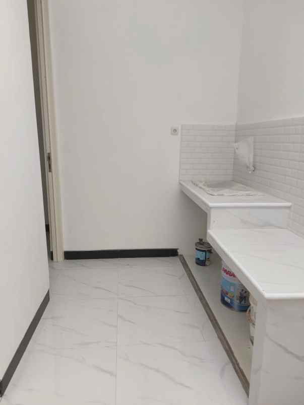 mulyosari utara row jalan 2 mobil longgar