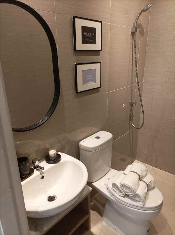 paramount gardenia show unit curug