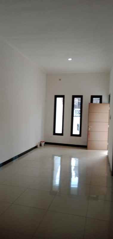 ready rumah siap huni di tenggilis mejoyo