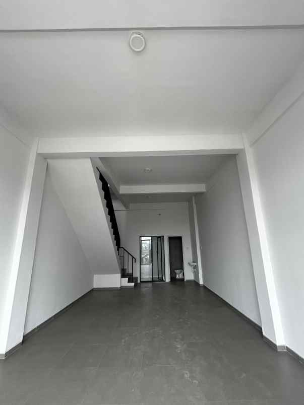 ruko grand eastern surabaya bangunan 3 lantai