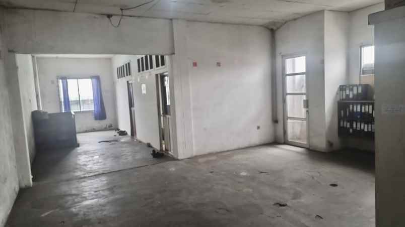 ruko showroom pinggir jalan di sultan agung bekasi