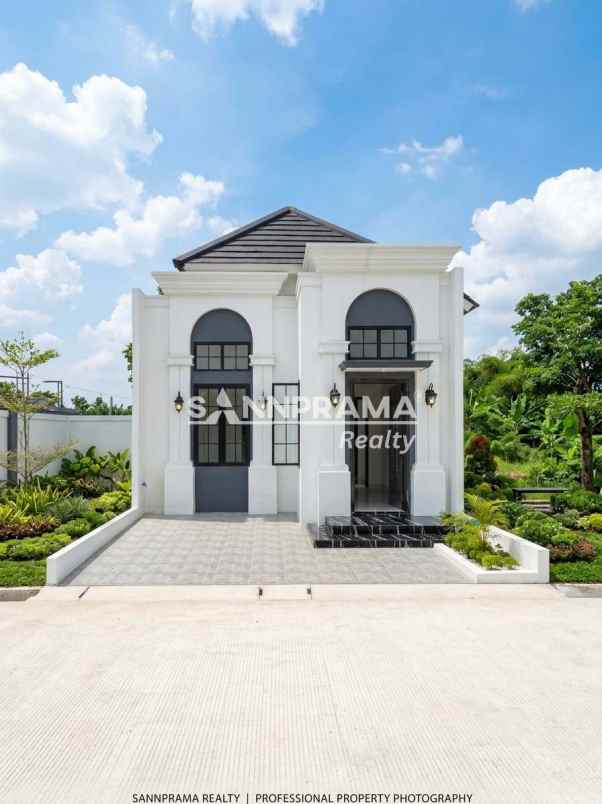 rumah 1 lantai megah ala eropa di st citayam