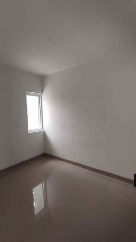 rumah 1 lantai samping perum galaxy 590jt