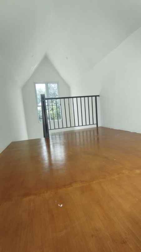 rumah 1 lantai samping perum galaxy 590jt