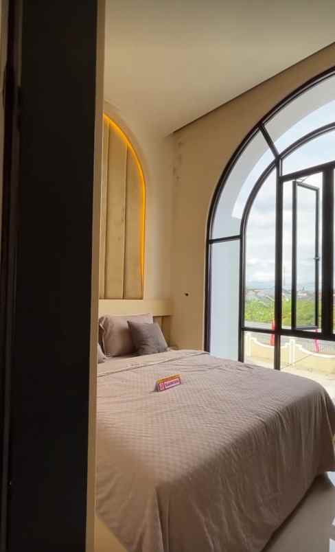 rumah 2 lantai ciwastra