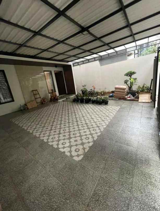 rumah 2 lantai full furnished di ciputat tangsel