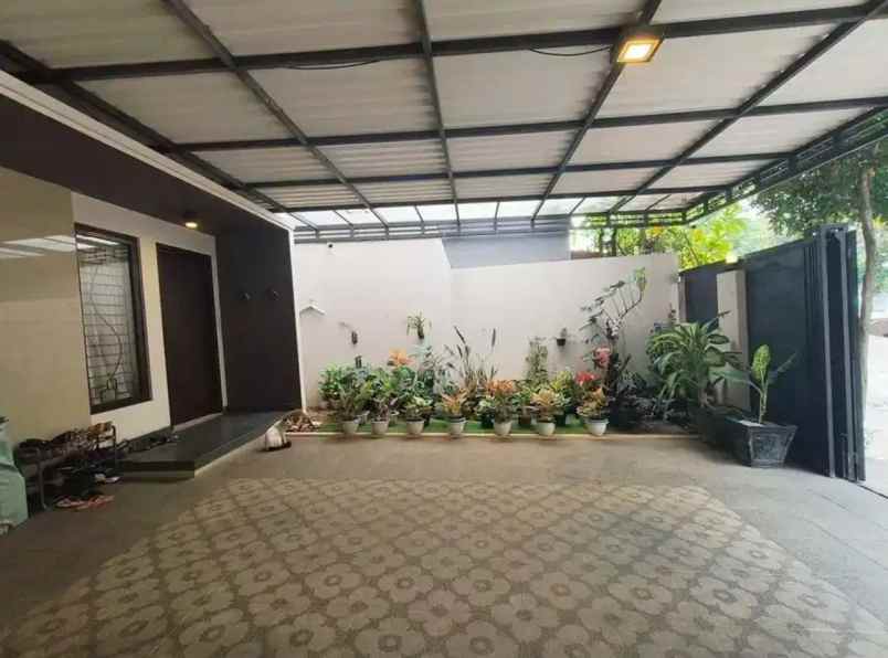 rumah 2 lantai full furnished di ciputat tangsel