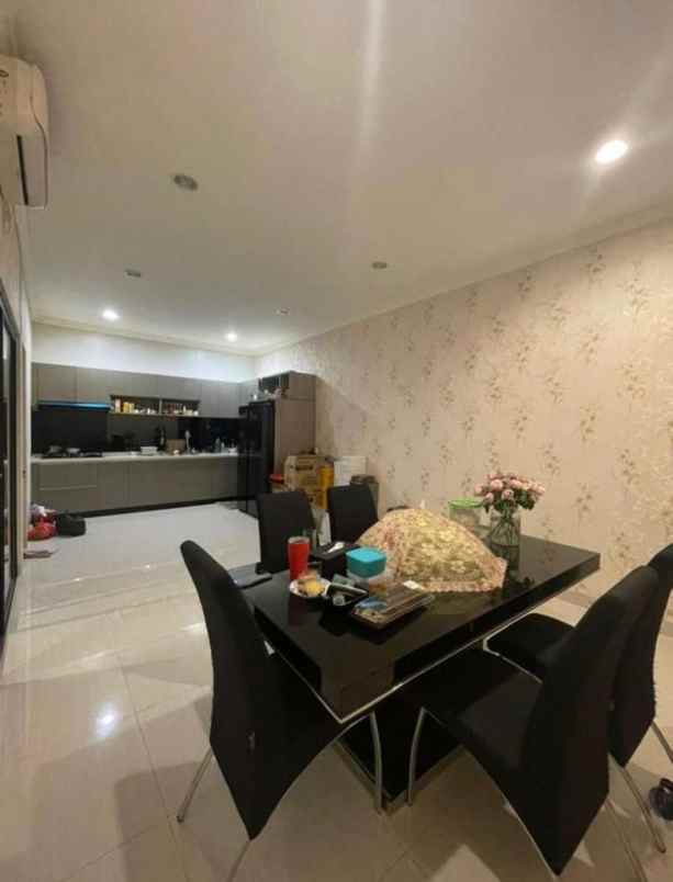 rumah 2 lantai full furnished di ciputat tangsel