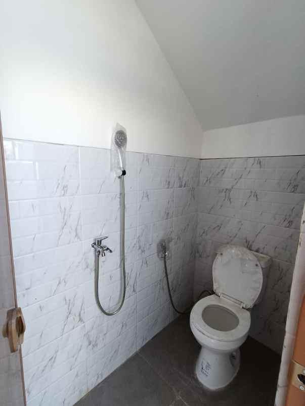 rumah 2 lantai modern minimalis samping tol malang