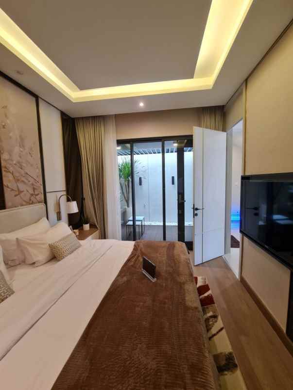 rumah 3 lantai 5 kamar di bintaro tangerang selatan