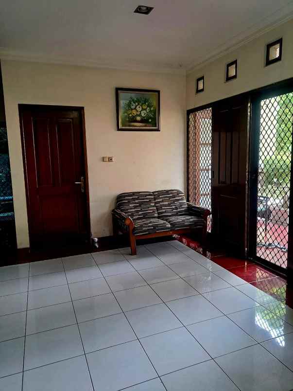 rumah asri di alam sutera