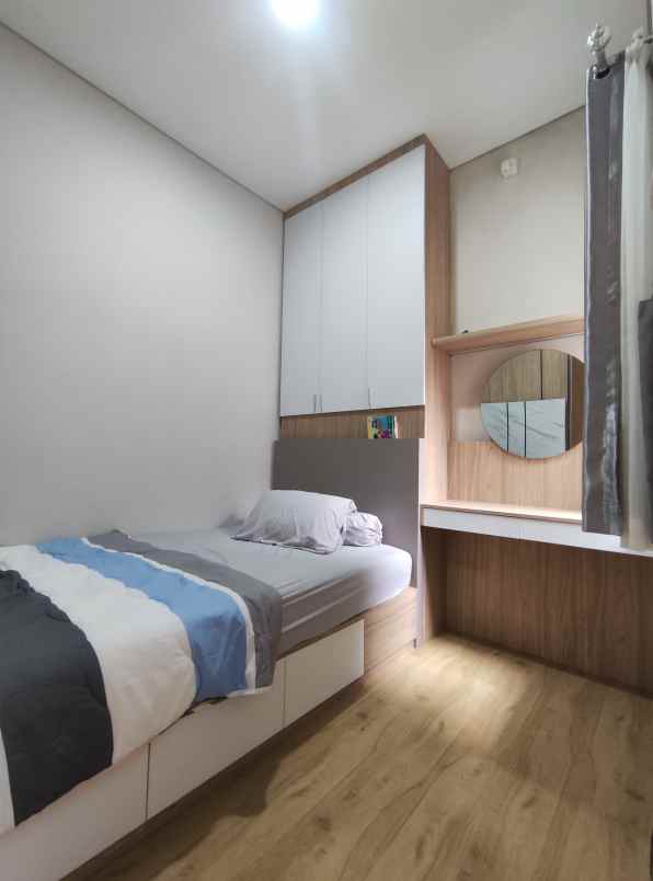 rumah baru dekat stasiun dan toll bsd