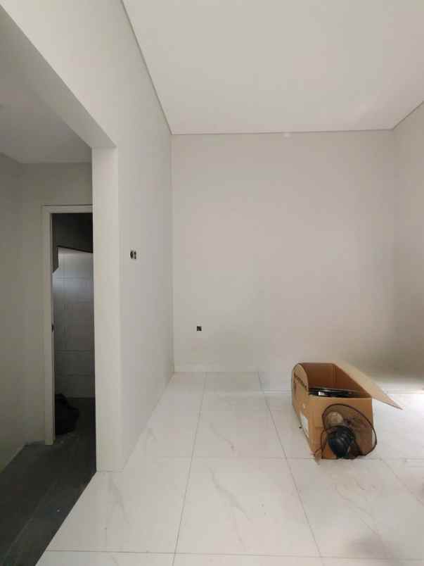 rumah baru design scandinavian di bambu apus jaktim