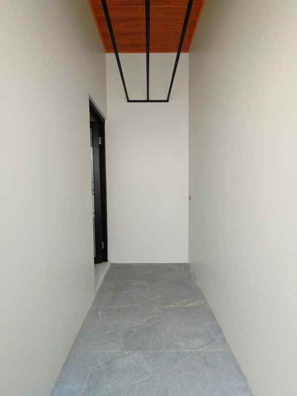 rumah baru design scandinavian di bambu apus jaktim