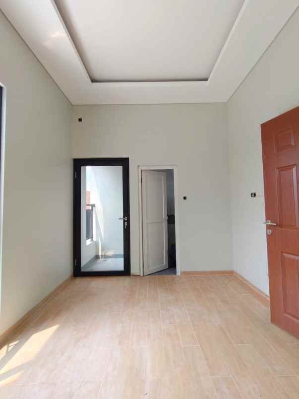 rumah baru design scandinavian di bambu apus jaktim