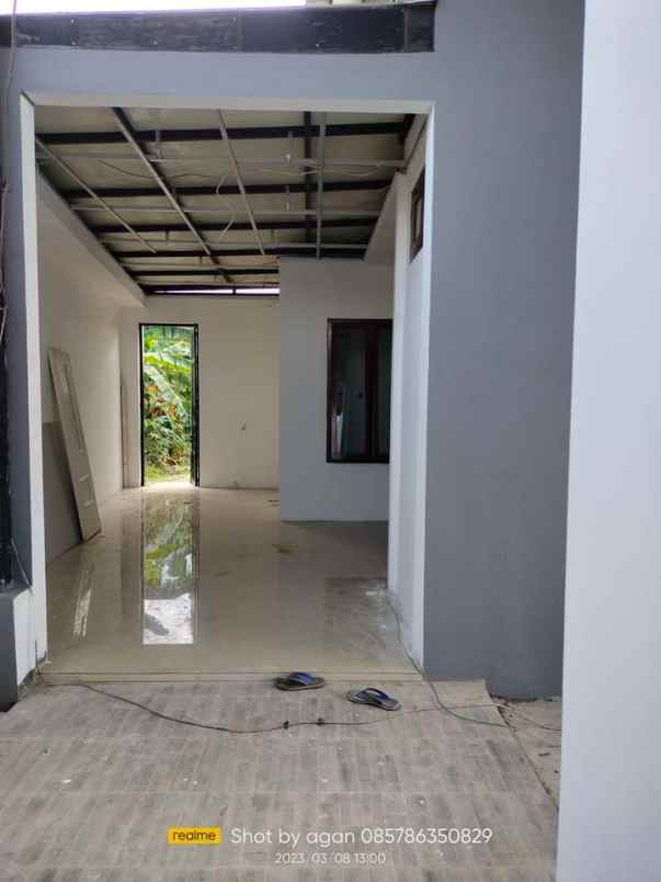 rumah baru luas 350 m dua lantai di utara solo