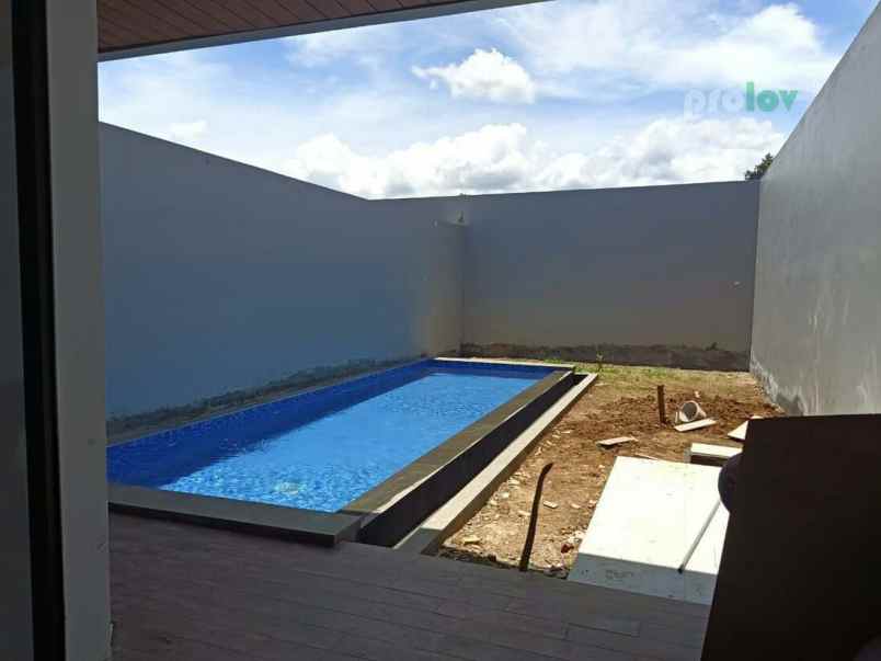 rumah baru plus private pool di setiabudi regency