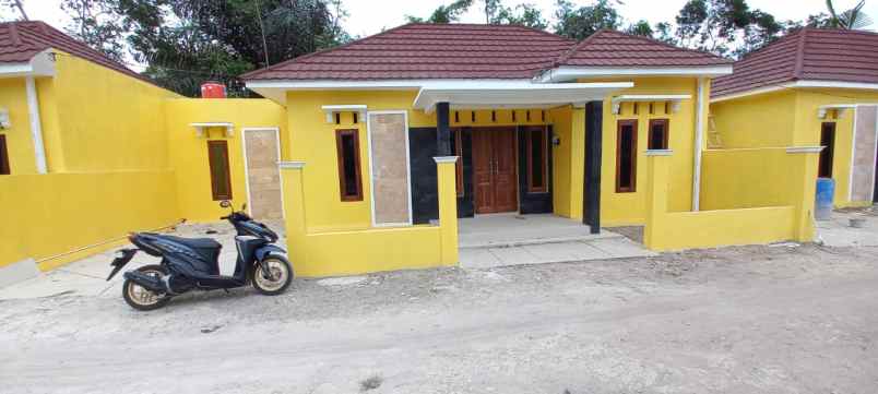 rumah baru siap huni di seyegan 400jt an