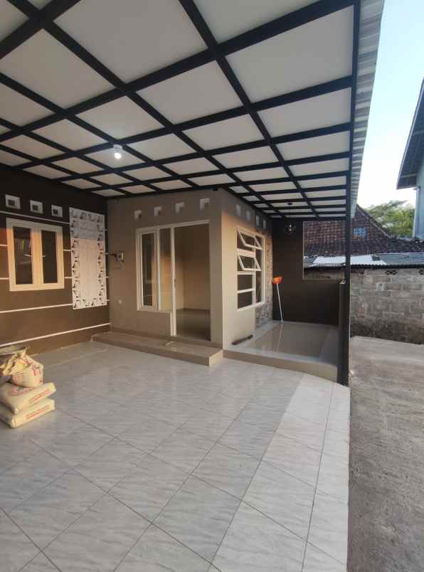 rumah cantik dekat kampus uii 600 jt an