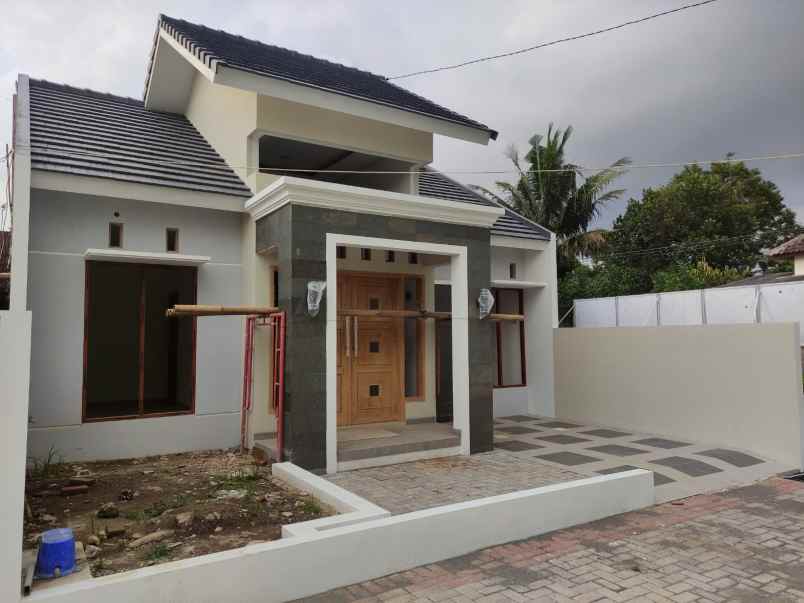 rumah cantik lingkungan masih asri di magelang