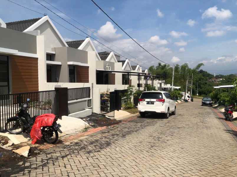 rumah cantik modern minimalis di kota malang