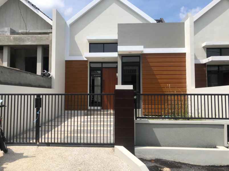 rumah cantik modern minimalis di kota malang