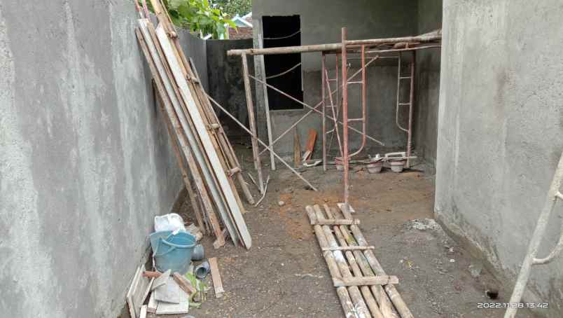 rumah cantik termurah carport luas