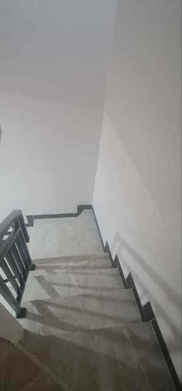 rumah cibubur ciracas jakarta timur dalam cluster