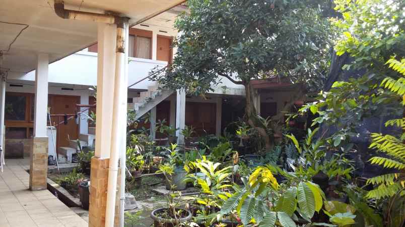 rumah classic di sayap dago lokasi strategis