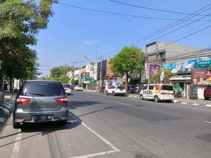 rumah cocok untuk usaha lokasi jalan thamrin semarang