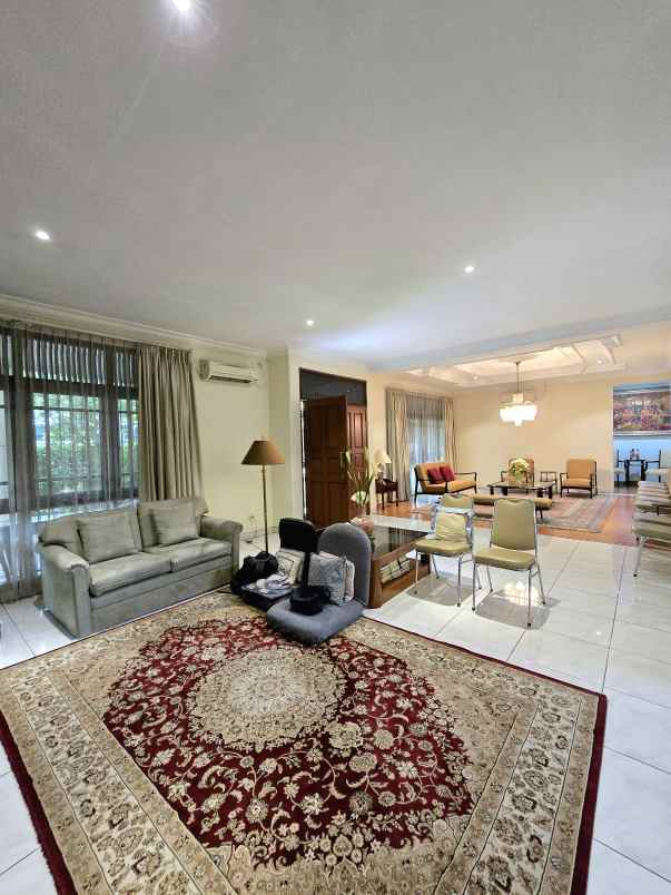 rumah dalam komplek nyaman di kayu putih jaktim